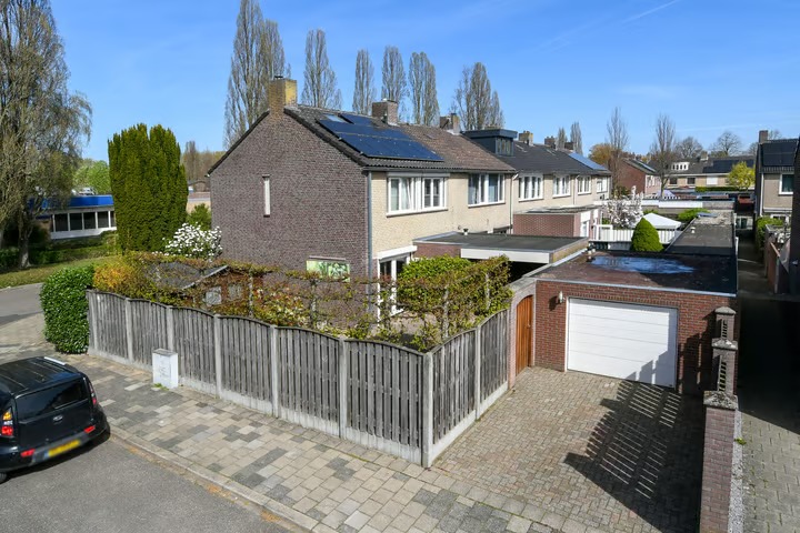 Hoekwoning Groenewoudlaan 22 in Weert
