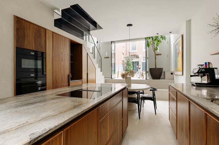 Tussenwoning Nieuwe Looiersstraat 98 in Amsterdam