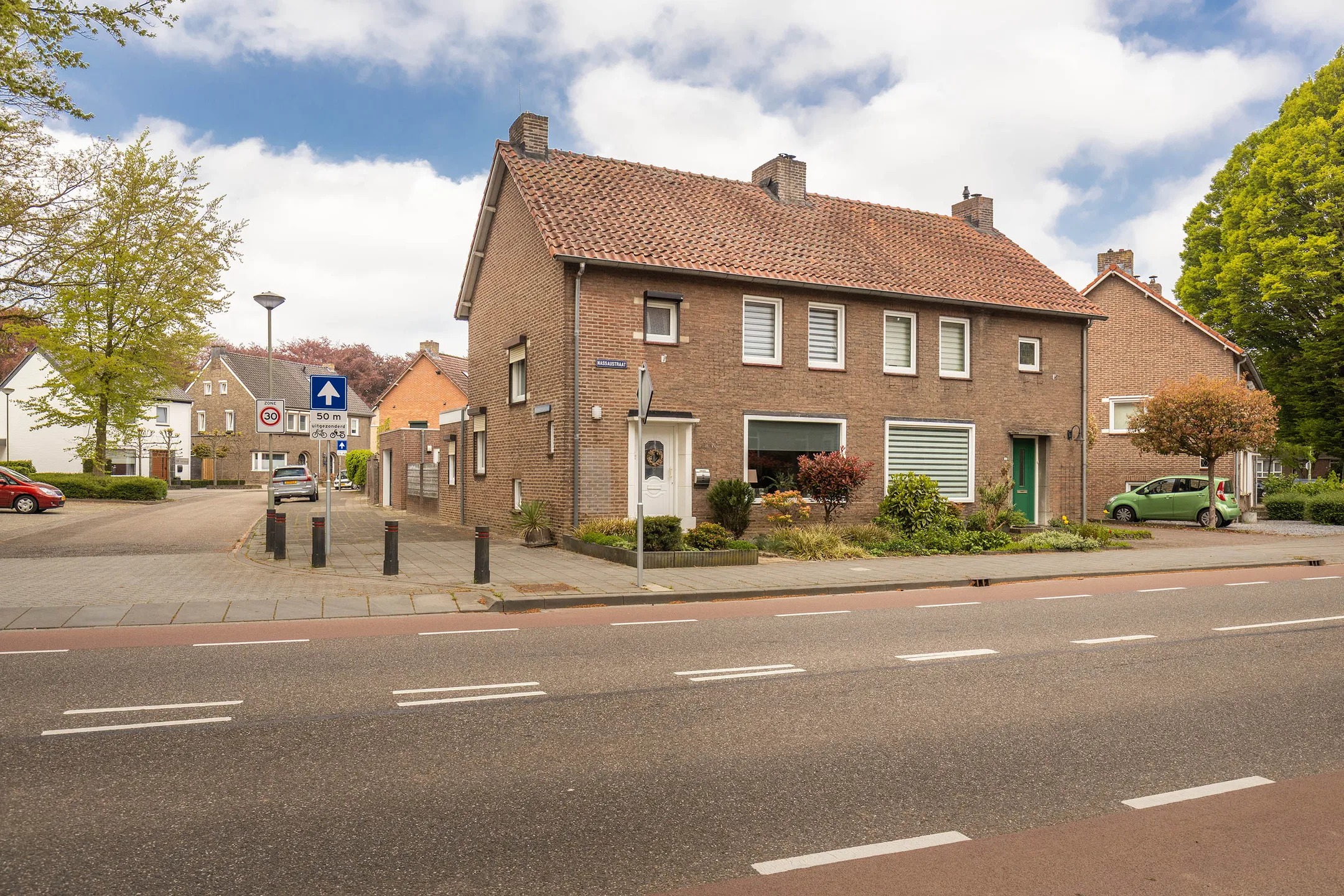 2-onder-1-kapwoning Nassaustraat 1 in Geleen