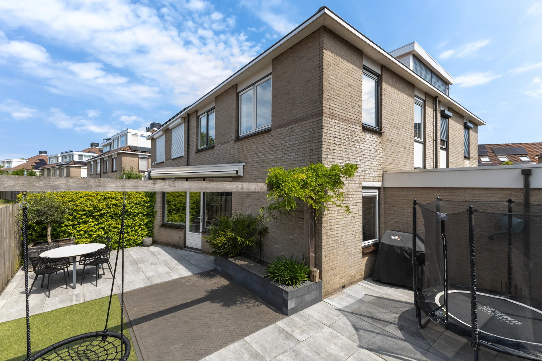 Hoekwoning (kwadrant woning) Aderpolderweg 12 in Gouda