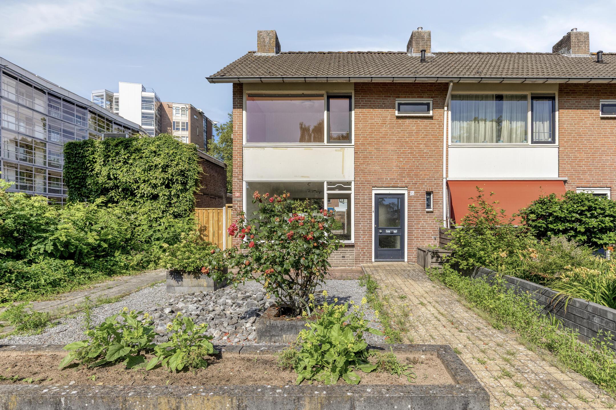 Hoekwoning Muzenlaan 95 in Eindhoven