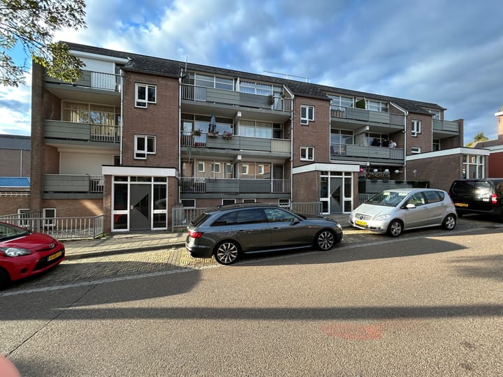 Portiekflat (appartement) Lokerstraat 3 in Heerlen