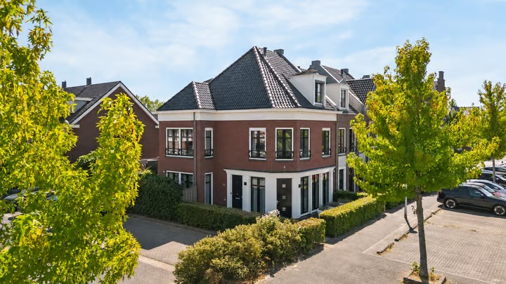 Hoekwoning Zonnedauwlaan 45 in Kudelstaart