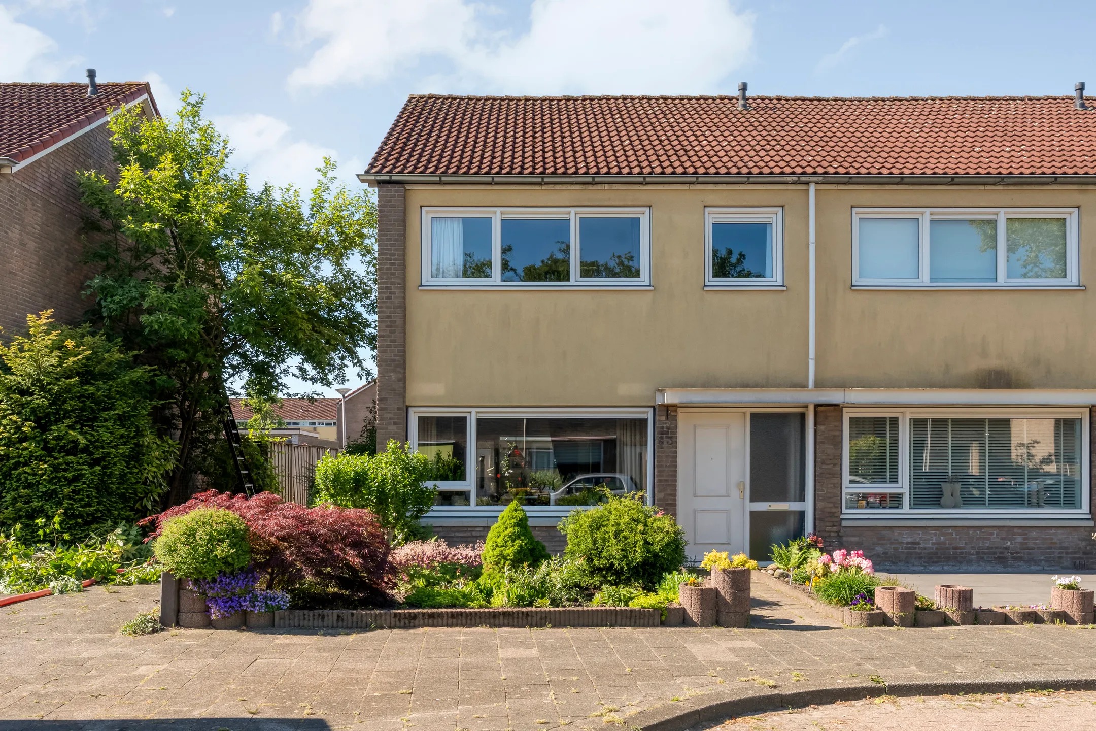 Hoekwoning Hazendijk 83 in Enschede