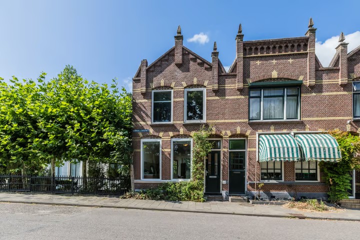Hoekwoning Voorwillenseweg 1 in Gouda