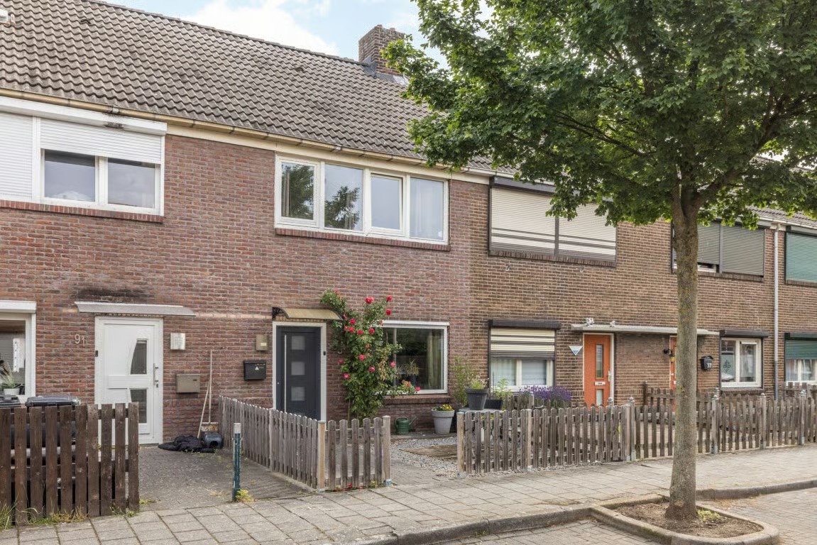 Tussenwoning Hendrik van Veldekestraat 93 in Heerlen