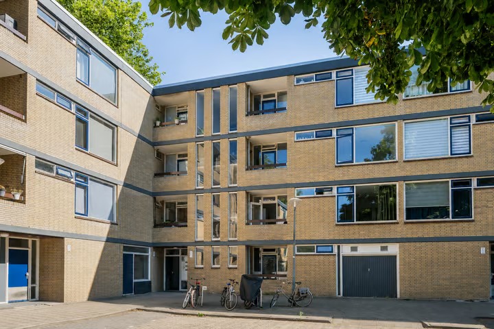 Portiekflat Rossinistraat 17 in Schiedam