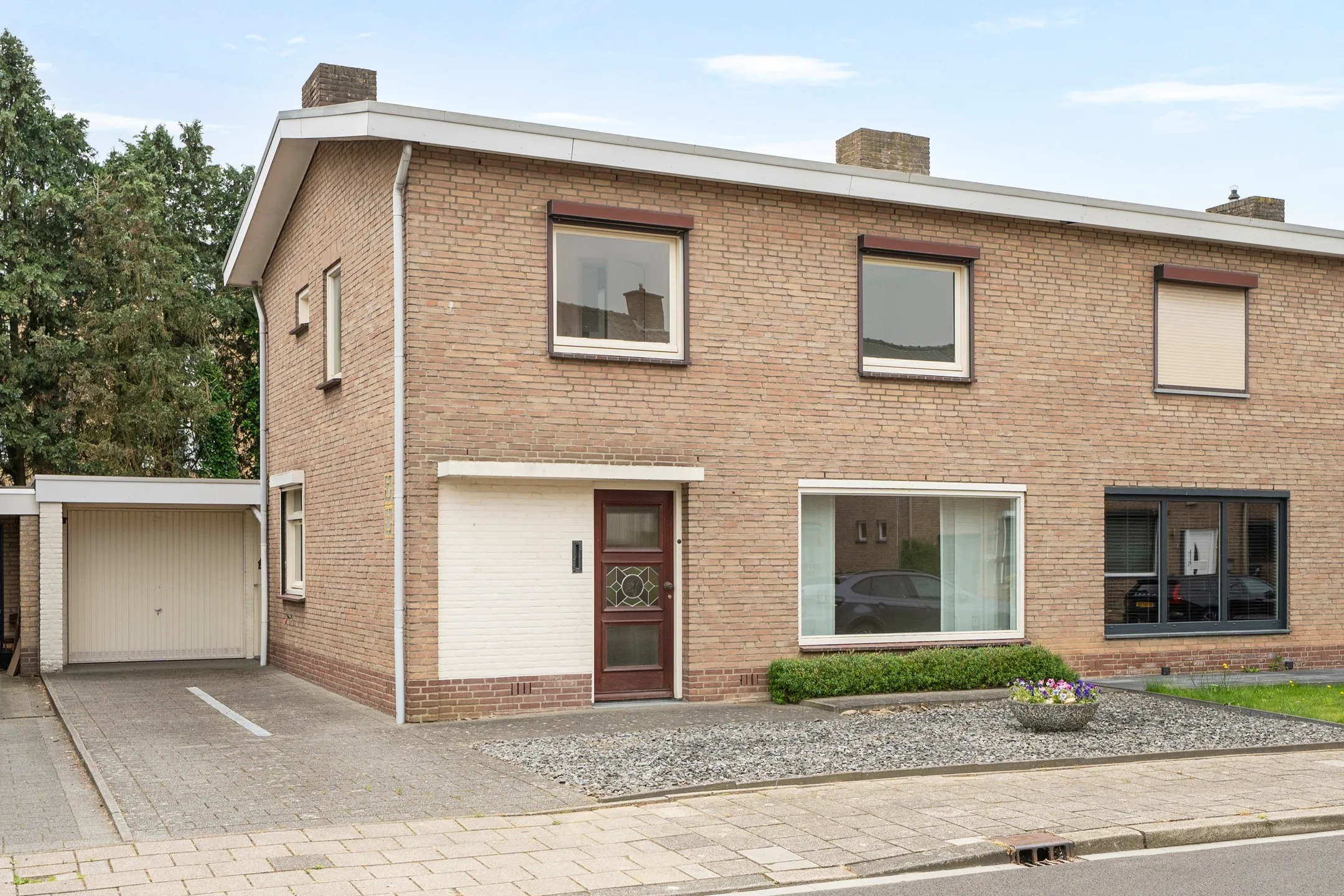 2-onder-1-kapwoning Pastoor Verbeekstraat 17 in Sittard
