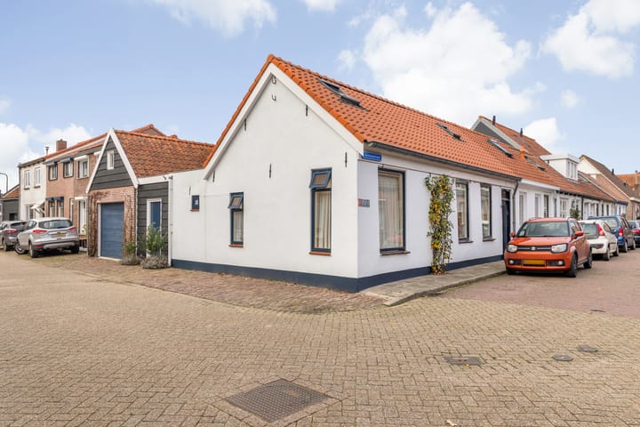 Hoekwoning Julianastraat 24 in Scherpenisse