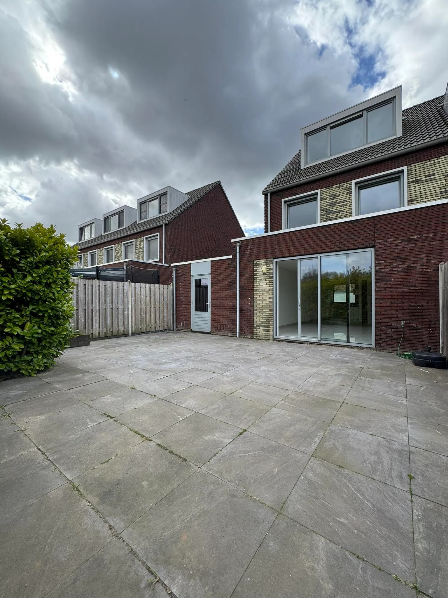 Hoekwoning Vredehagen 24 in Rotterdam