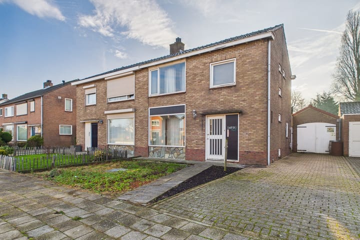 2-onder-1-kapwoning Julianalaan 20 Hulst