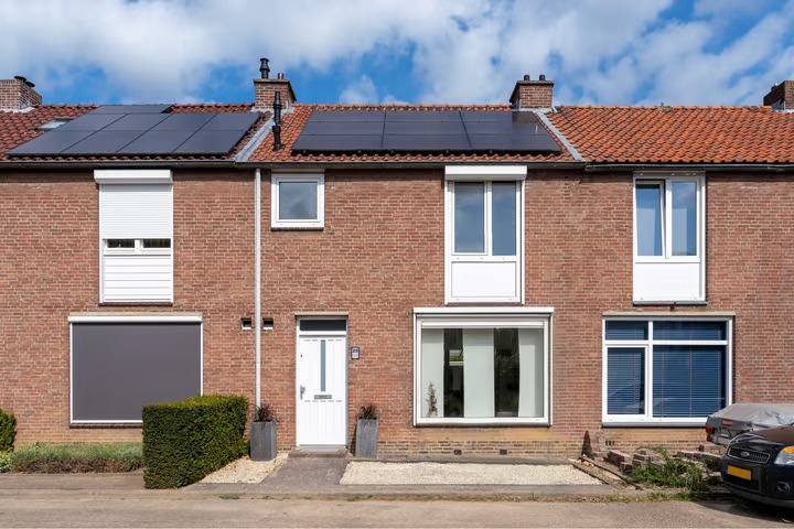 Tussenwoning Kerkstraat 25 Sweikhuizen