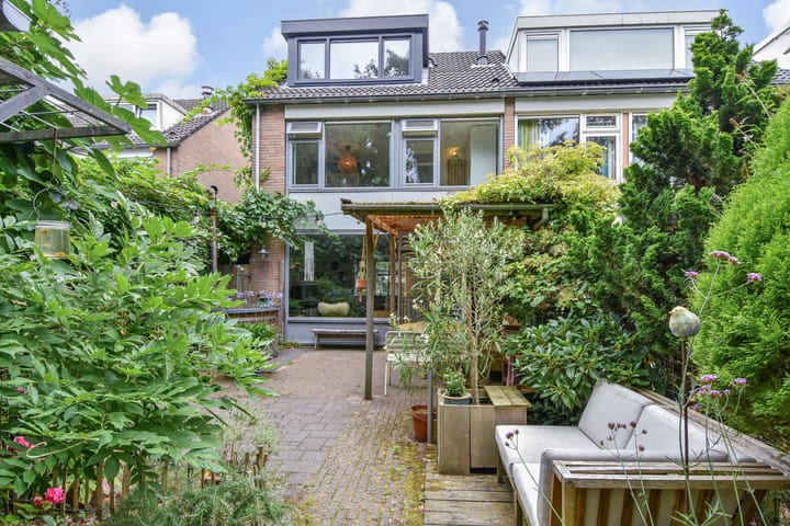 Eengezinswoning, hoekwoning Wilhelminalaan 53 in Delft