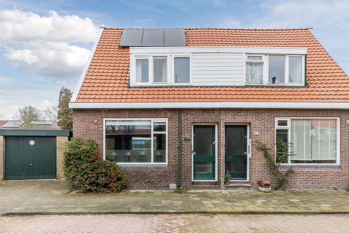 2-onder-1-kapwoning Domela Nieuwenhuisstraat 30 in Zaandijk