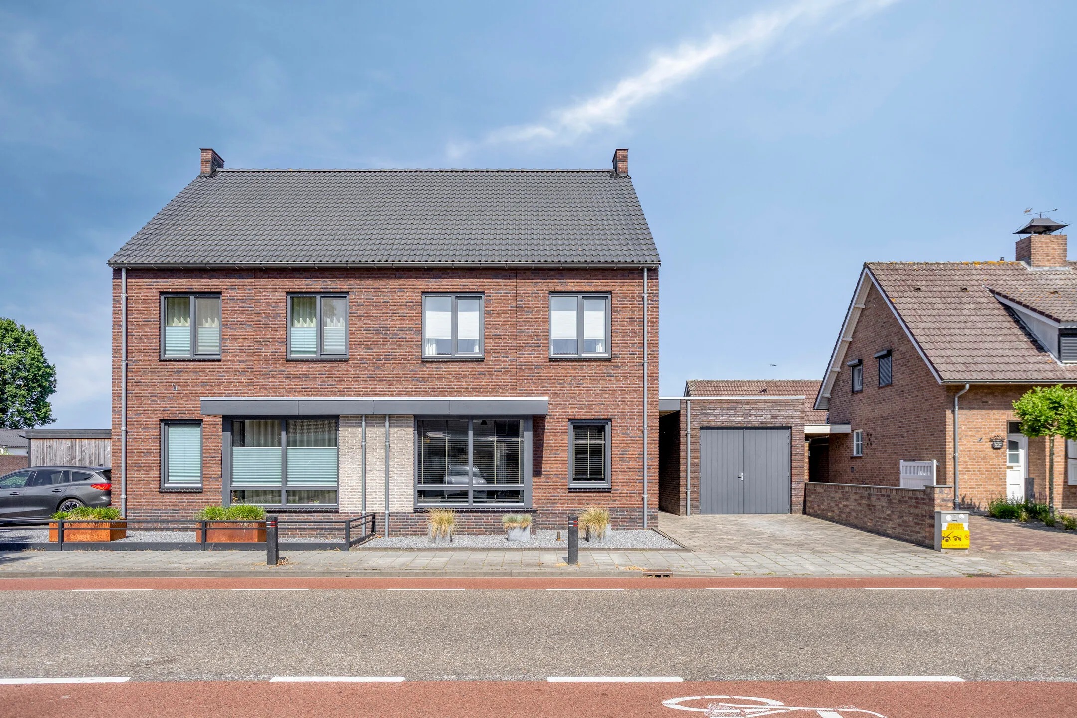 2-onder-1-kapwoning Hoofdstraat 91 in Liessel