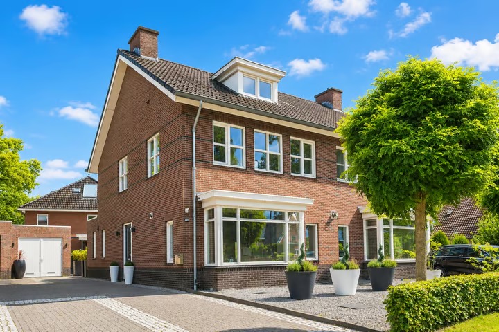 2-onder-1-kapwoning Deventerstraat 492 in Apeldoorn