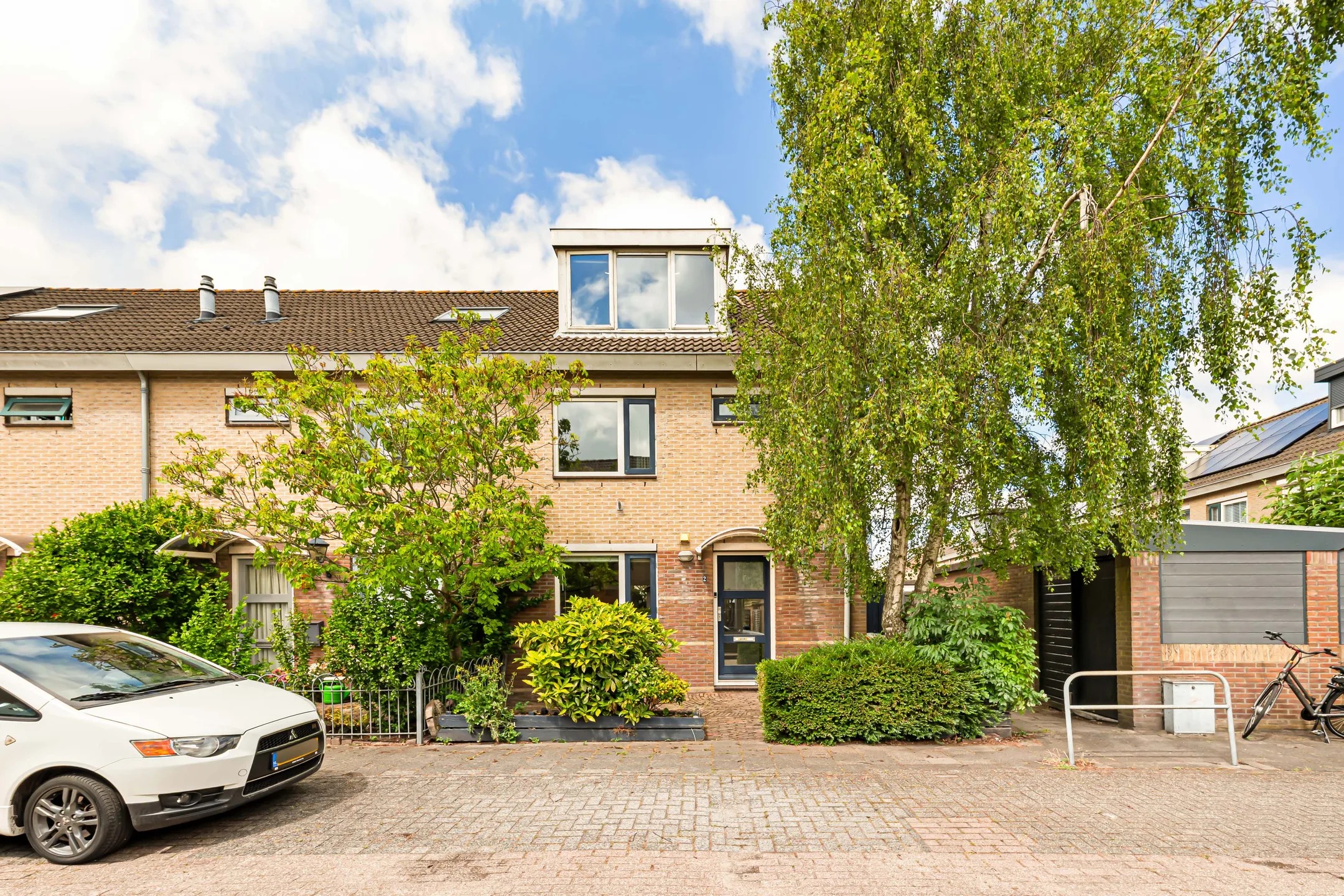 Hoekwoning Pinksterbloem 2 in Velserbroek