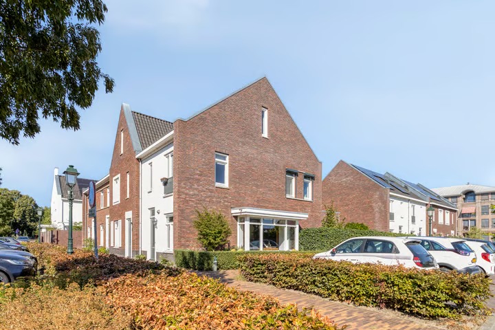 Hoekwoning Sint Agnesstraat 8 in Geertruidenberg