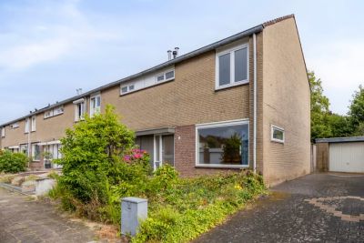 Eengezinswoning, hoekwoning Burg Jasparstraat 11 in Elsloo
