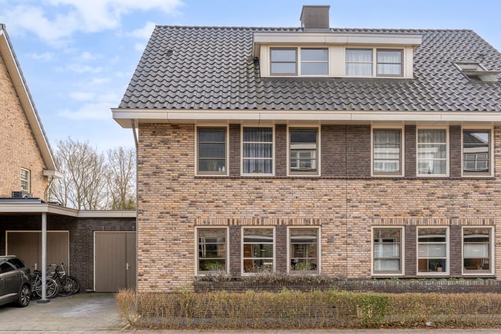 2-onder-1-kapwoning Rozeboomlaan 5 in Zwolle