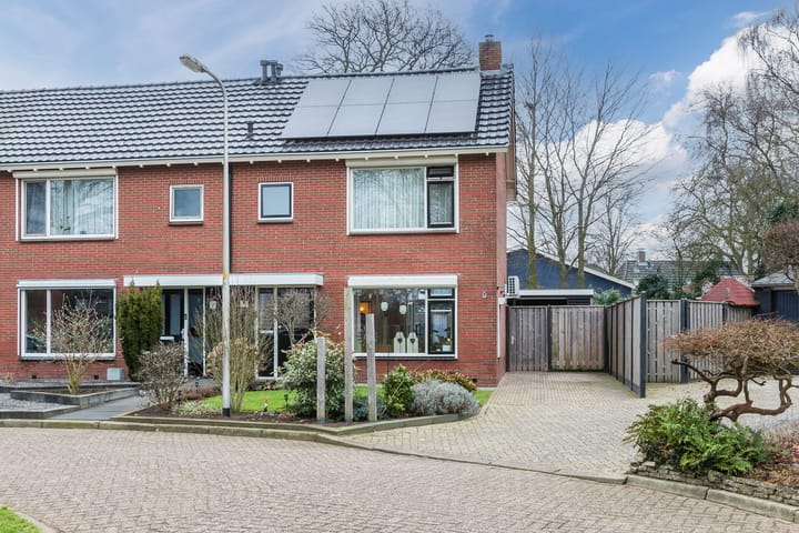 Hoekwoning Heemsteres 19 in Den Ham