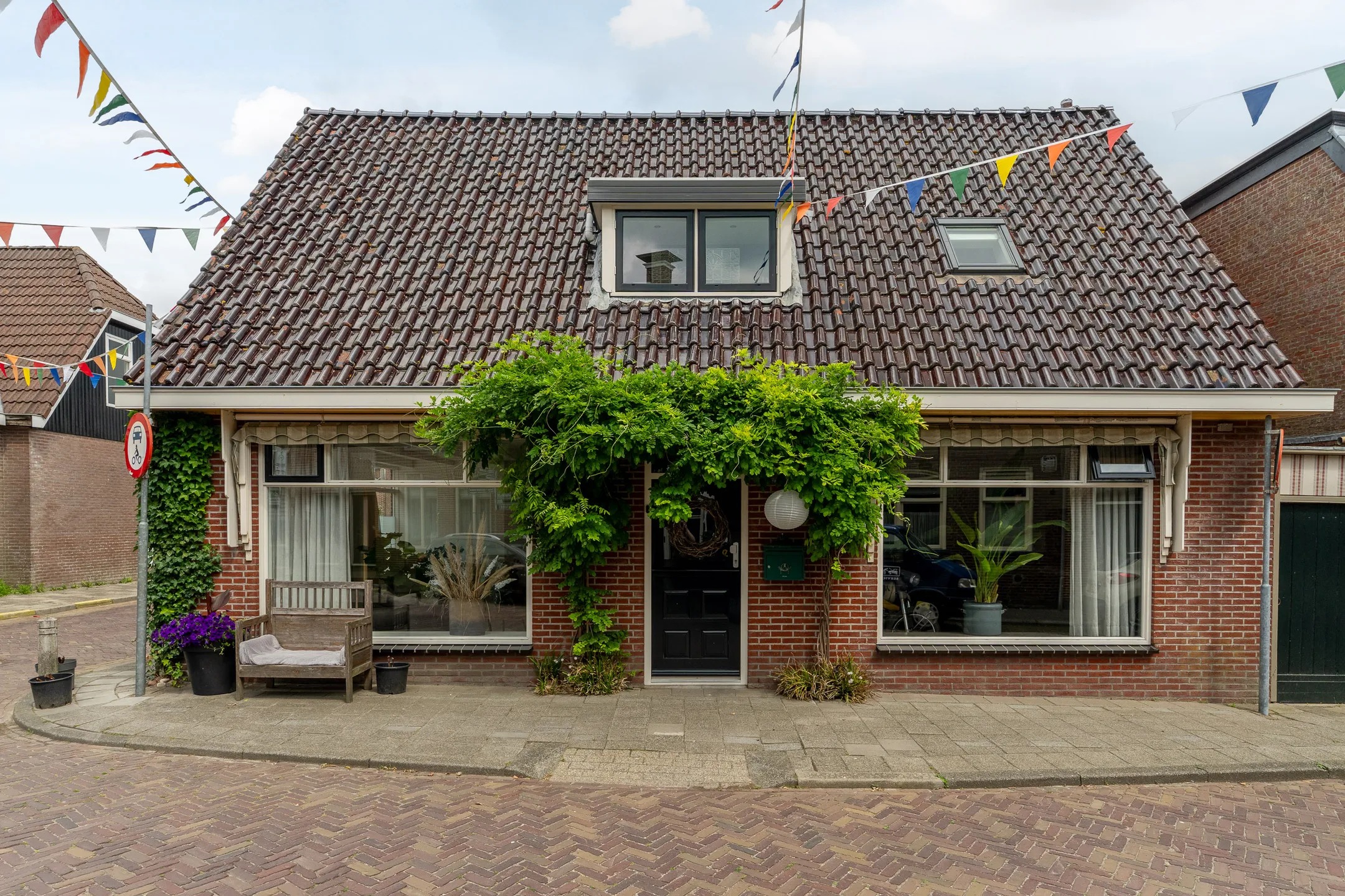 Geschakelde woning Foarstrjitte 16 in Holwert