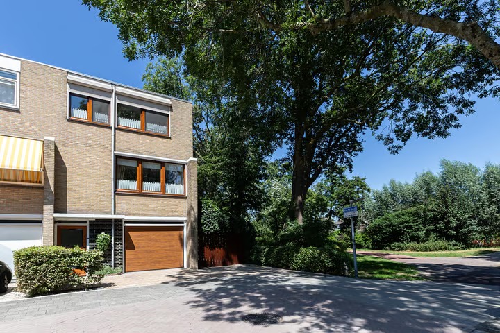Hoekwoning (drive-in woning) Groen van Prinstererstraat 65 Alblasserdam