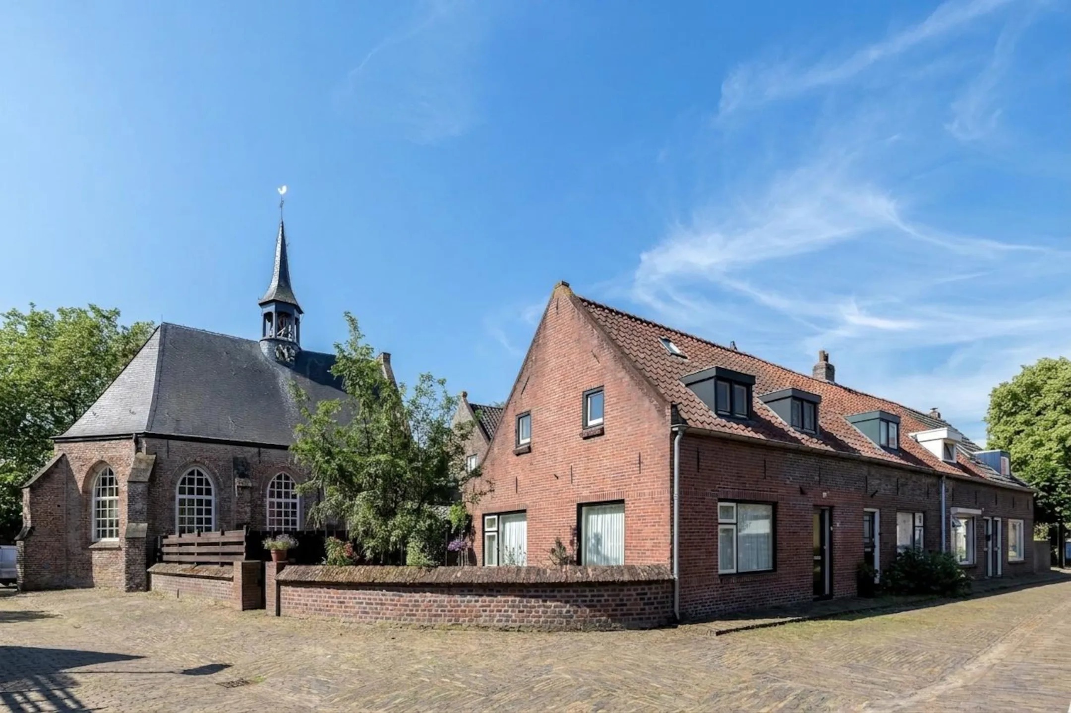 Hoekwoning Dorpstraat 1 in 's-Hertogenbosch