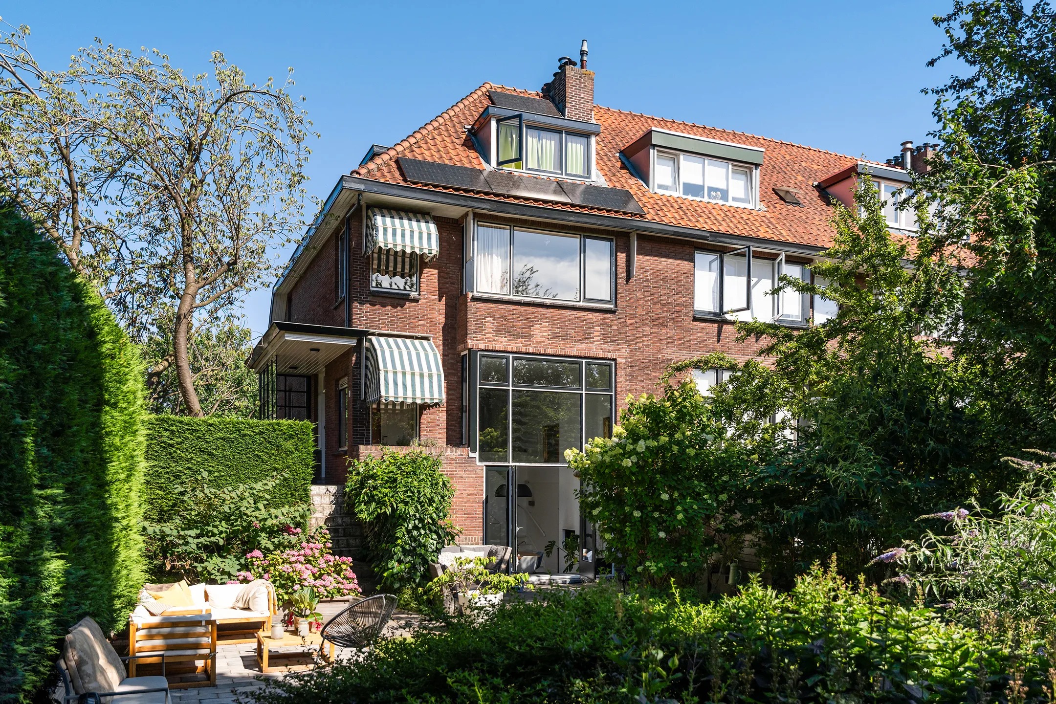 Hoekwoning Maarten Dijkshoornlaan 2 A in Rotterdam
