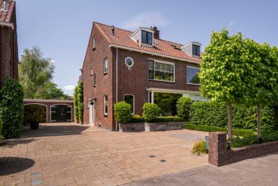 Herenhuis, 2-onder-1-kapwoning Burgemeester Verkadesingel 16 in Vlaardingen