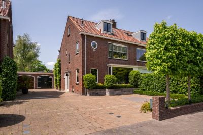 Herenhuis, 2-onder-1-kapwoning Burgemeester Verkadesingel 16 in Vlaardingen