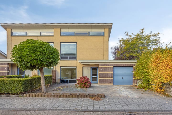 2-onder-1-kapwoning (semi-bungalow) Bizetstraat 2 in Oud-Beijerland