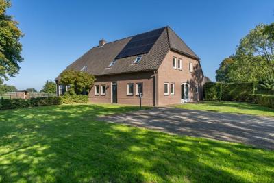 Eengezinswoning, 2-onder-1-kapwoning Hoek 9 in Den Dungen