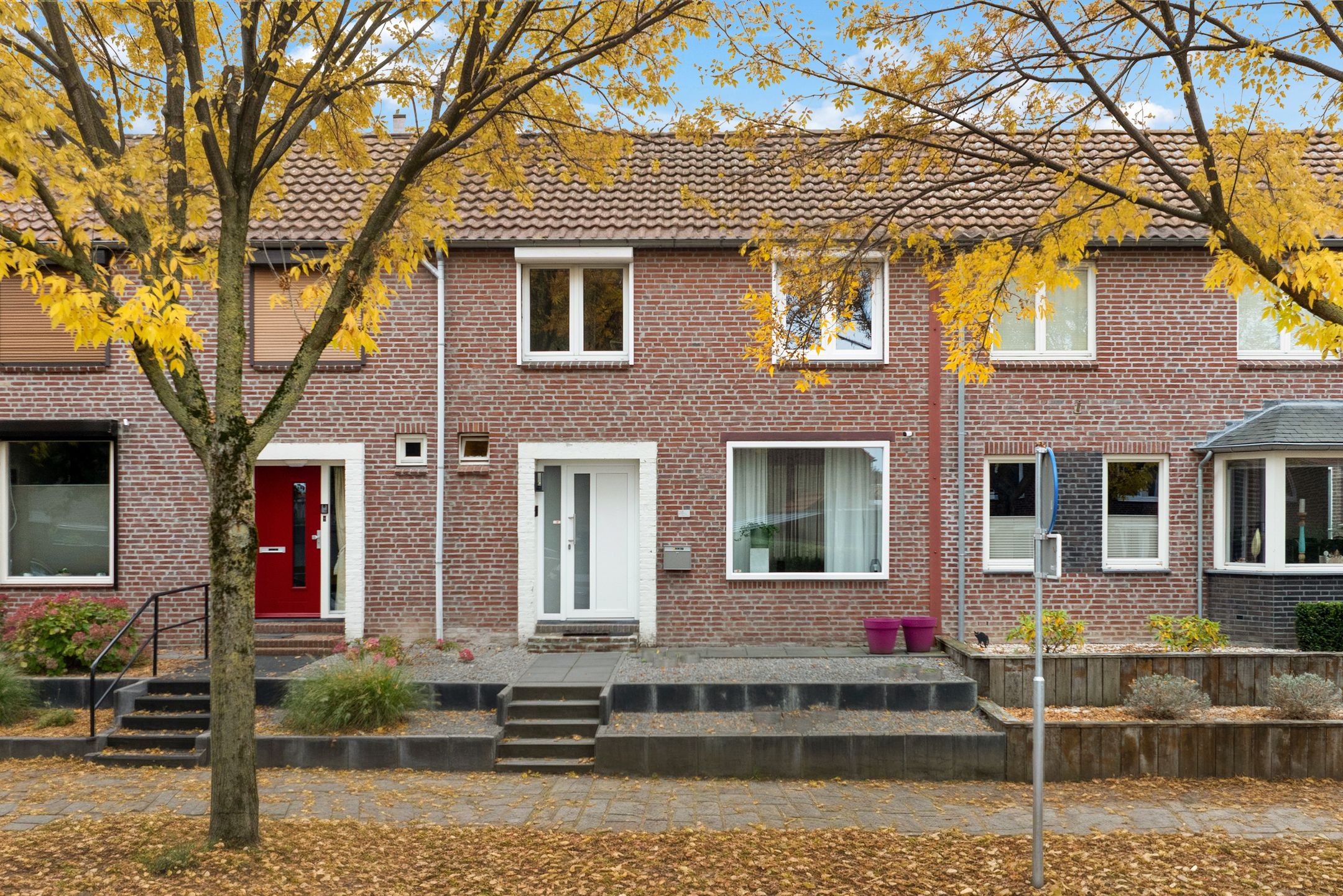 Eengezinswoning, tussenwoning Van Itersonstraat 28 in Geleen