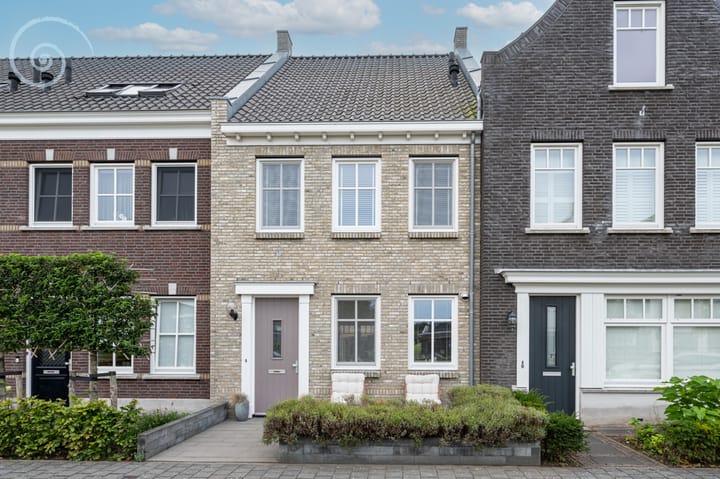 Eengezinswoning, tussenwoning Kastanjelaan 5 a in Dirksland