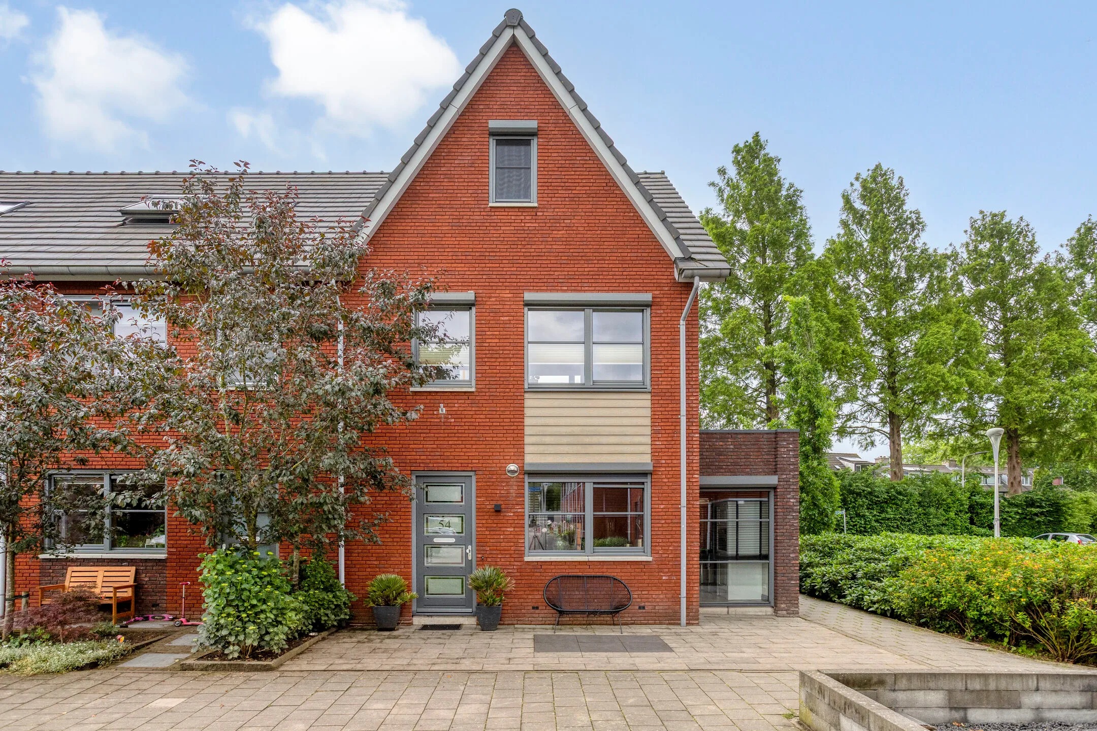 Hoekwoning Hooftmanlaan 54 in Alblasserdam