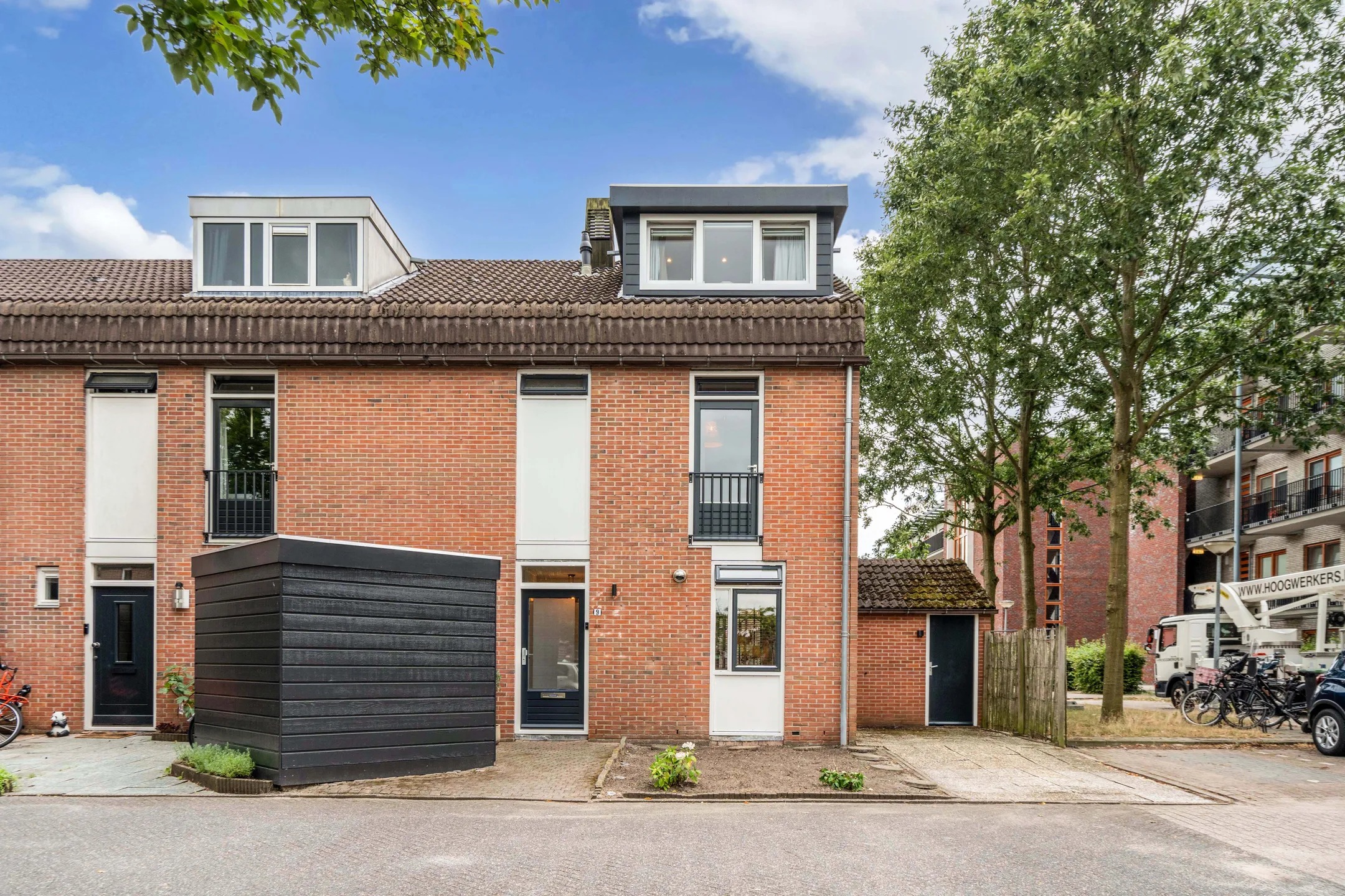 Hoekwoning Twickel 9 in Huizen