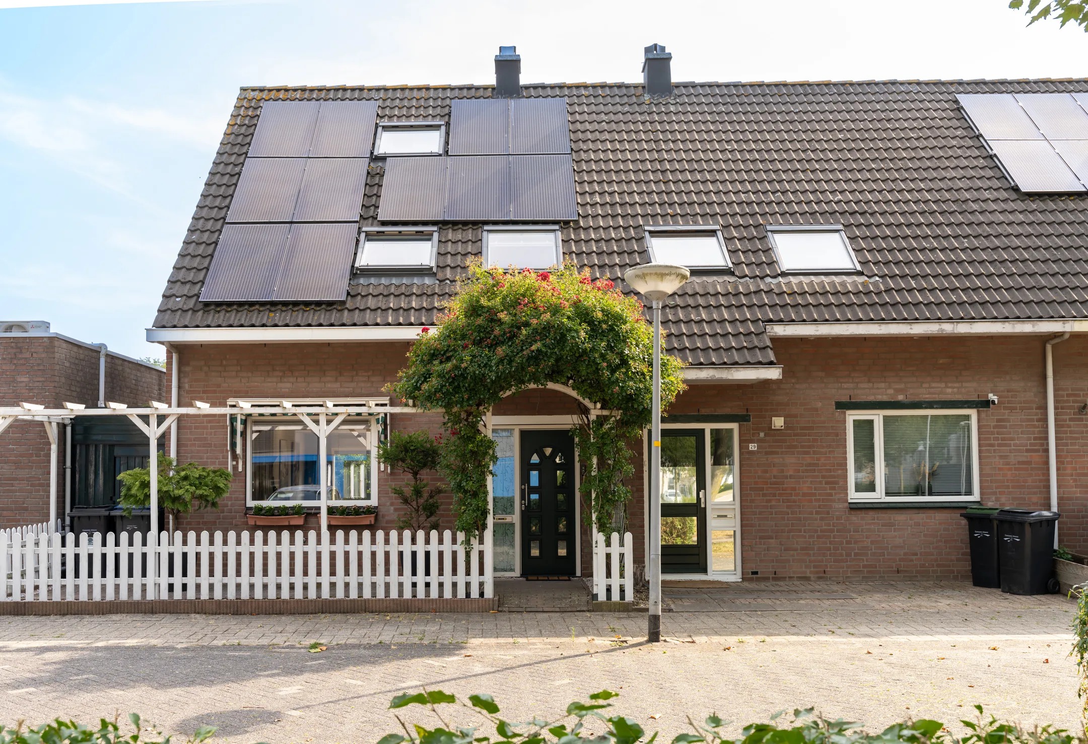 Hoekwoning IJsselmeerweg 27 in Almere