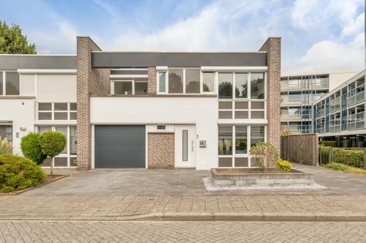 Hoekwoning Röntgenstraat 12 in Maastricht