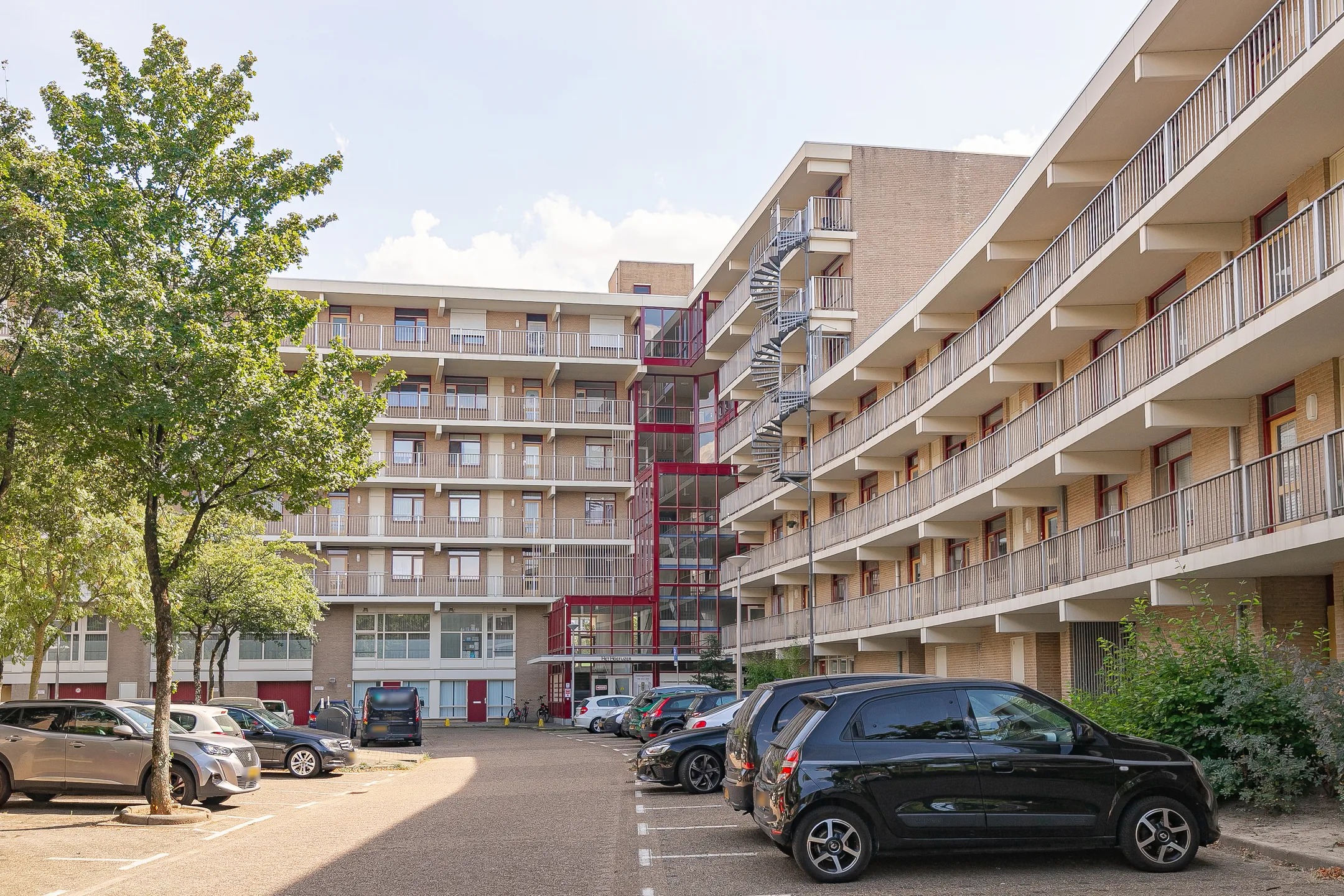 Galerijflat Zeswegenlaan 213 in Heerlen