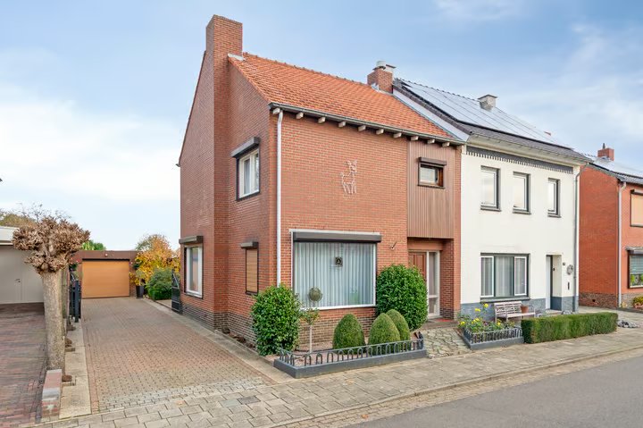 Eengezinswoning, halfvrijstaande woning Roosterderweg 20 Susteren