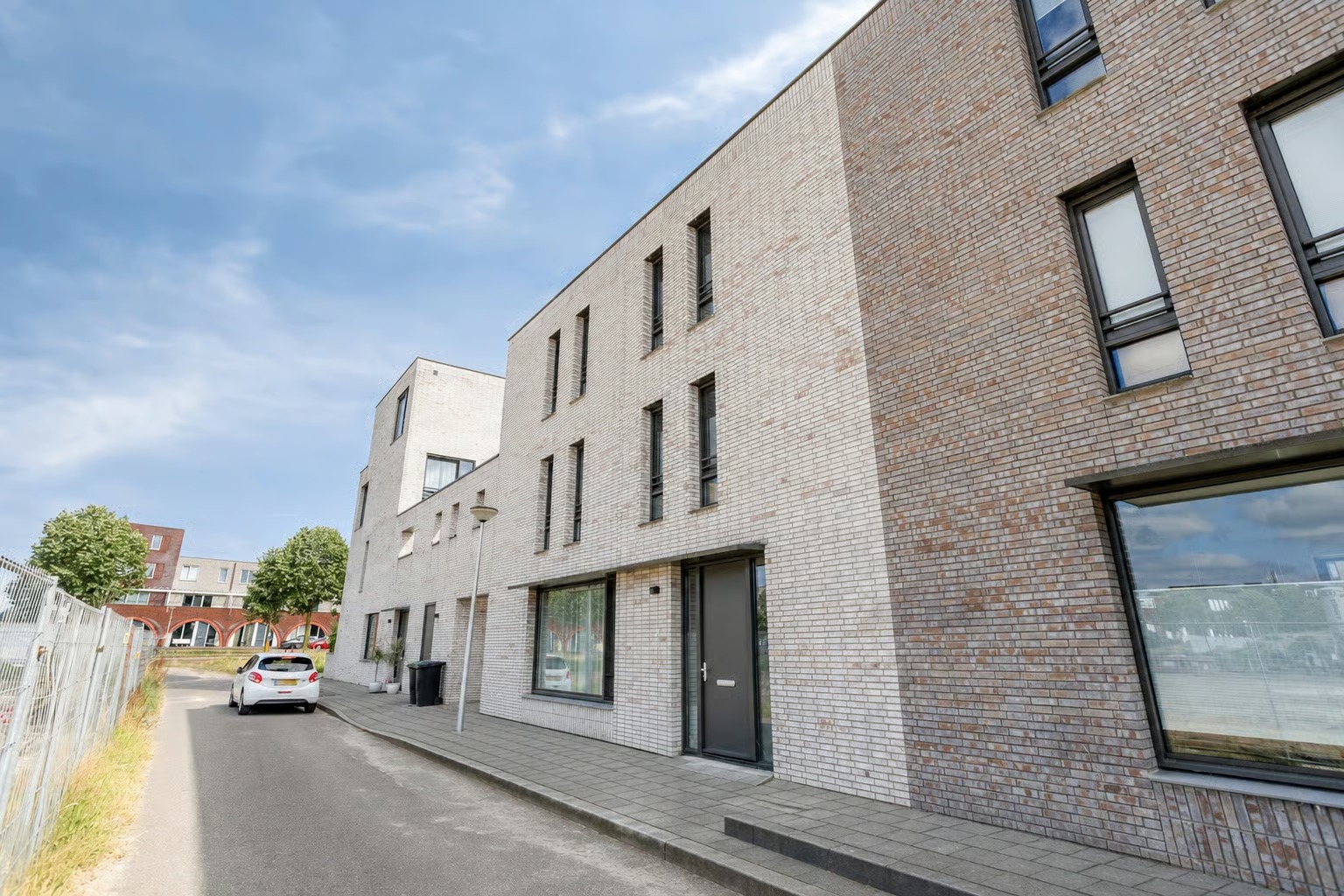 Hoekwoning Leendert Overduinstraat 18 in Enschede