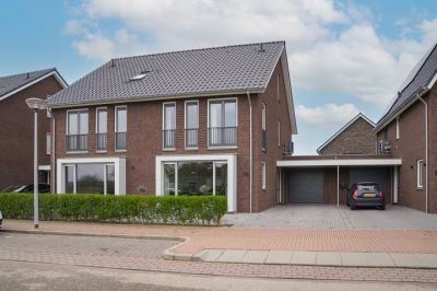 Eengezinswoning, 2-onder-1-kapwoning Kievit 70 in Maurik
