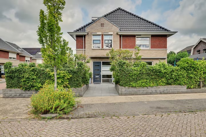 Hoekwoning Kerkweg 50 A in Hardinxveld-Giessendam
