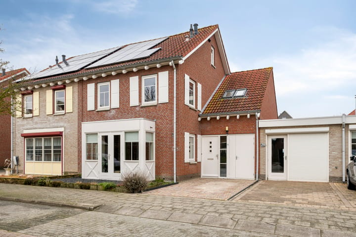 2-onder-1-kapwoning Van Zeylstraat 15 in Oud-Vossemeer