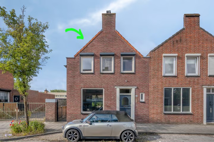 Hoekwoning Burgerhoutsestraat 98 in Roosendaal