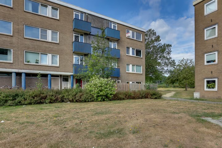 Benedenwoning Roelof van Schevenstraat 221 in Enschede