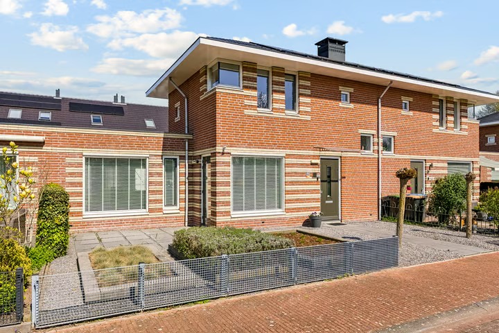 Geschakelde 2-onder-1-kapwoning (semi-bungalow) Galjoen 11 63 in Lelystad