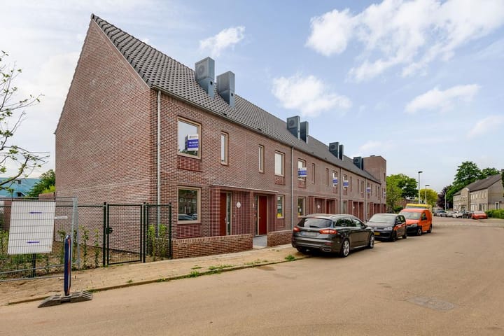Eengezinswoning, hoekwoning Generaal Eisenhowerstraat 31 in Maastricht