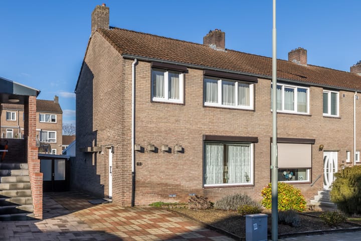 Hoekwoning Heideveldweg 64 Heerlen